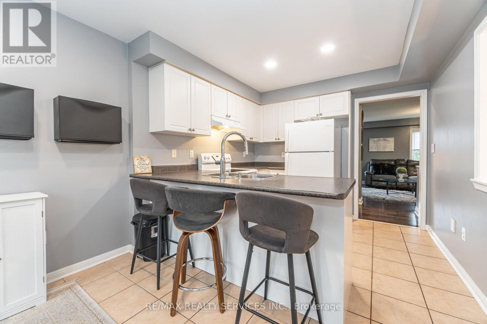 38 - 271 Richvale Drive S, Brampton, Ontario L6Z 4W7 - Photo 12 - W12494850