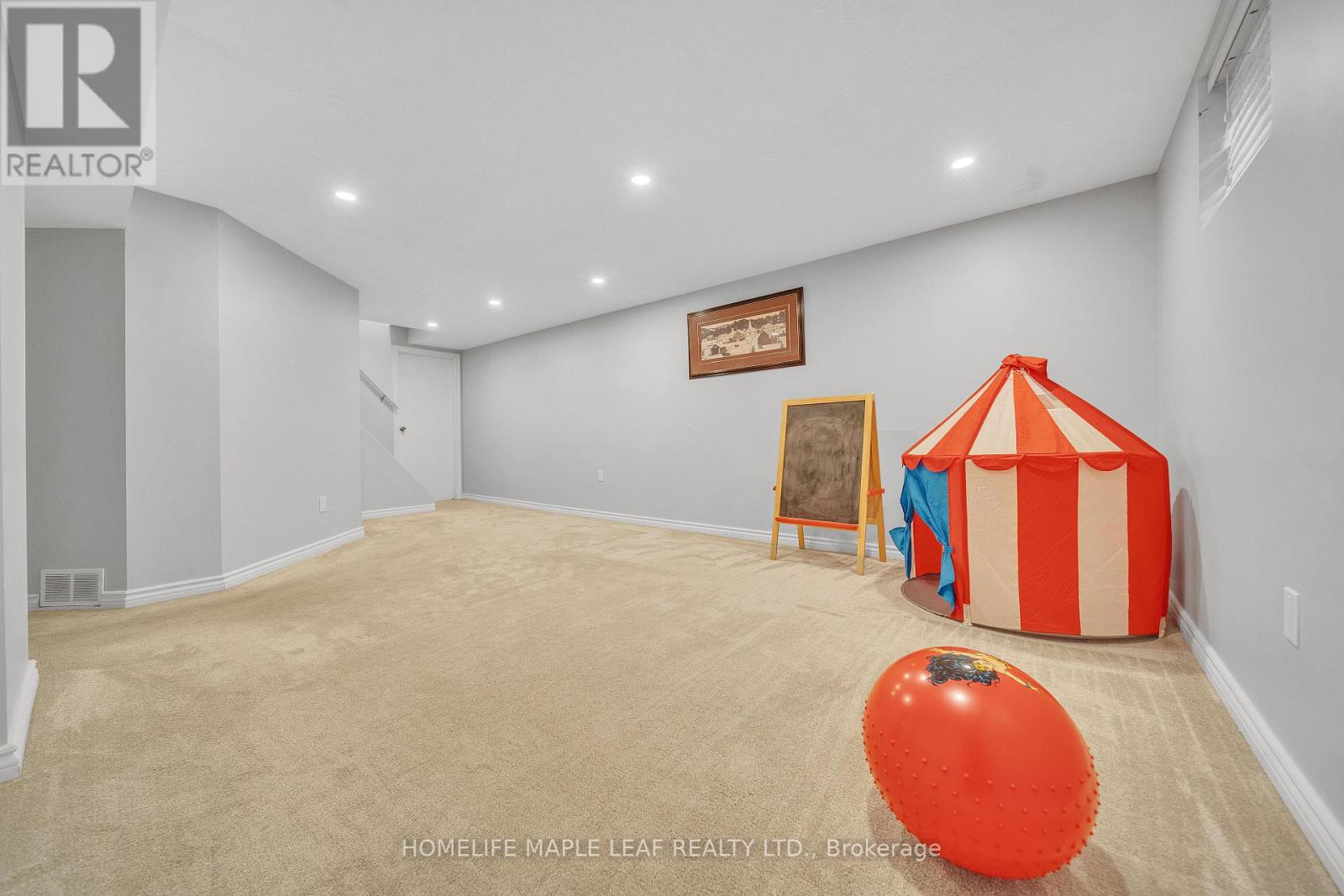 4 Lisa Court, Hamilton, Ontario  L8V 4P9 - Photo 14 - X12505218