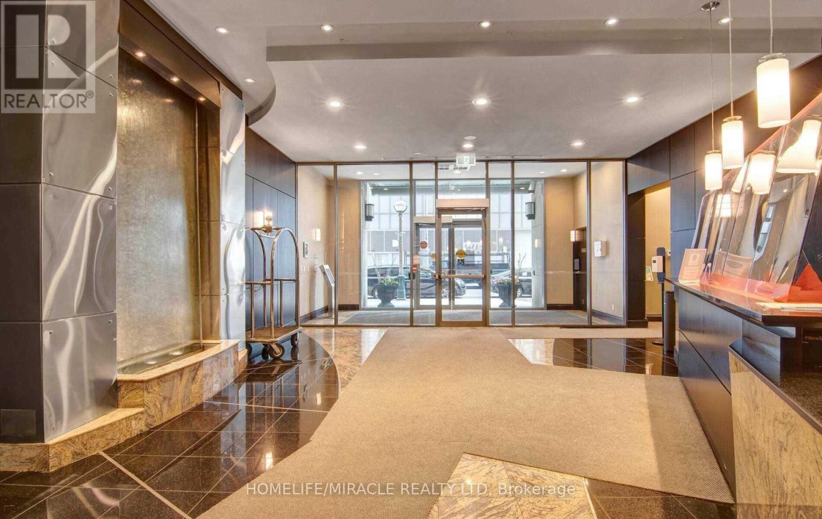 1509 - 30 Grand Trunk Crescent, Toronto, Ontario  M5J 3A4 - Photo 3 - C12505468