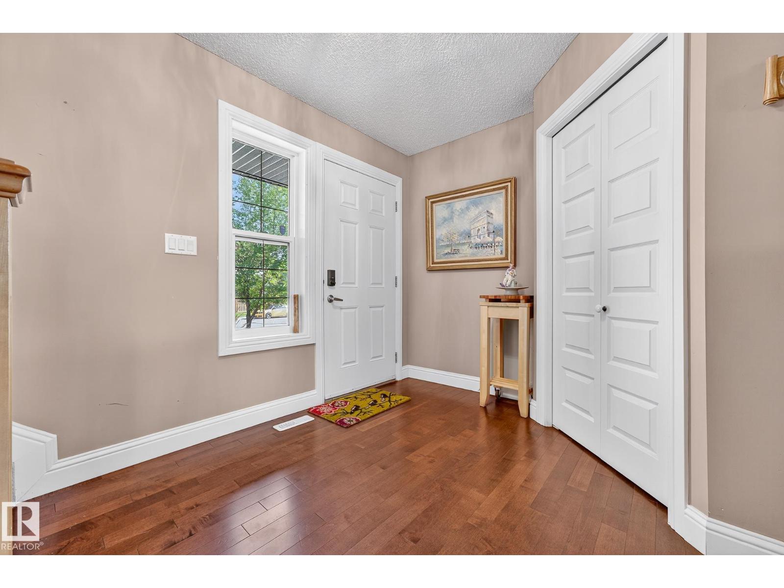 8429 Sloane Cr Nw, Edmonton, Alberta  T6R 0L3 - Photo 3 - E4464595