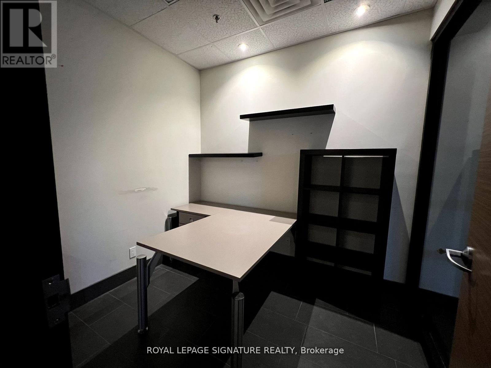 33 - 20 Wertheim Court, Richmond Hill, Ontario  L4B 3A8 - Photo 8 - N12505448