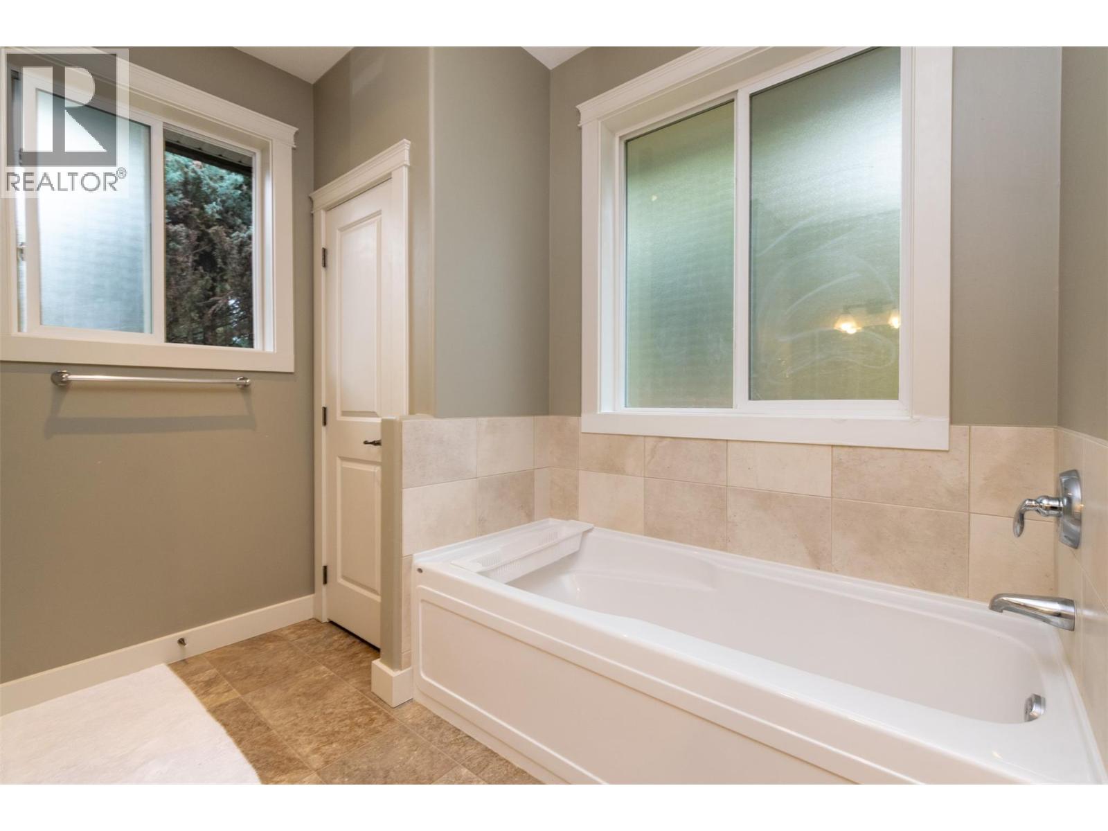 1581 20 Street Ne Unit# 36, Salmon Arm, British Columbia  V1E 0A7 - Photo 25 - 10367325