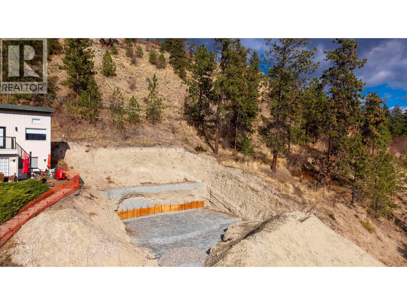 2272 Omineca Place, Kelowna, British Columbia  V1V 1H7 - Photo 3 - 10367297