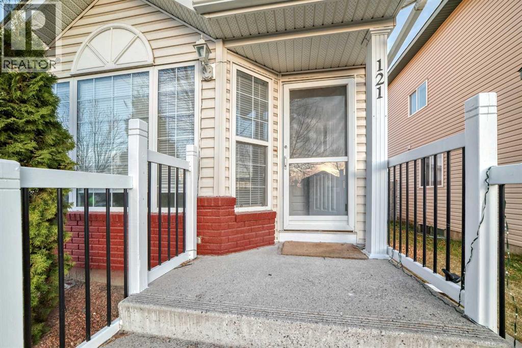 121 Martin Crossing Manor Ne, Calgary, Alberta  T3J 3S3 - Photo 3 - A2268135