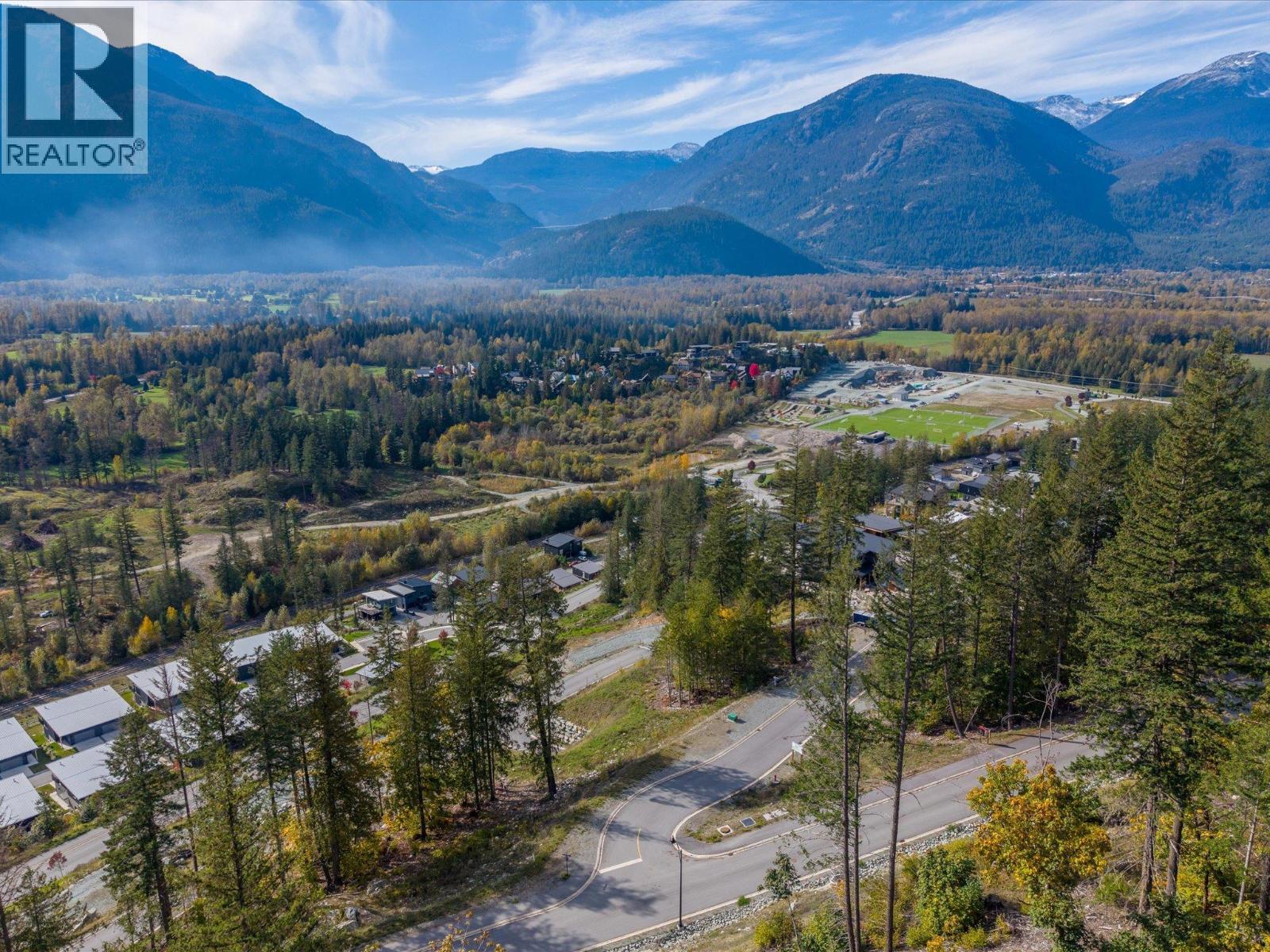 8204 Merlot Peak Drive, Pemberton, British Columbia  V0N 2L3 - Photo 11 - R3050577