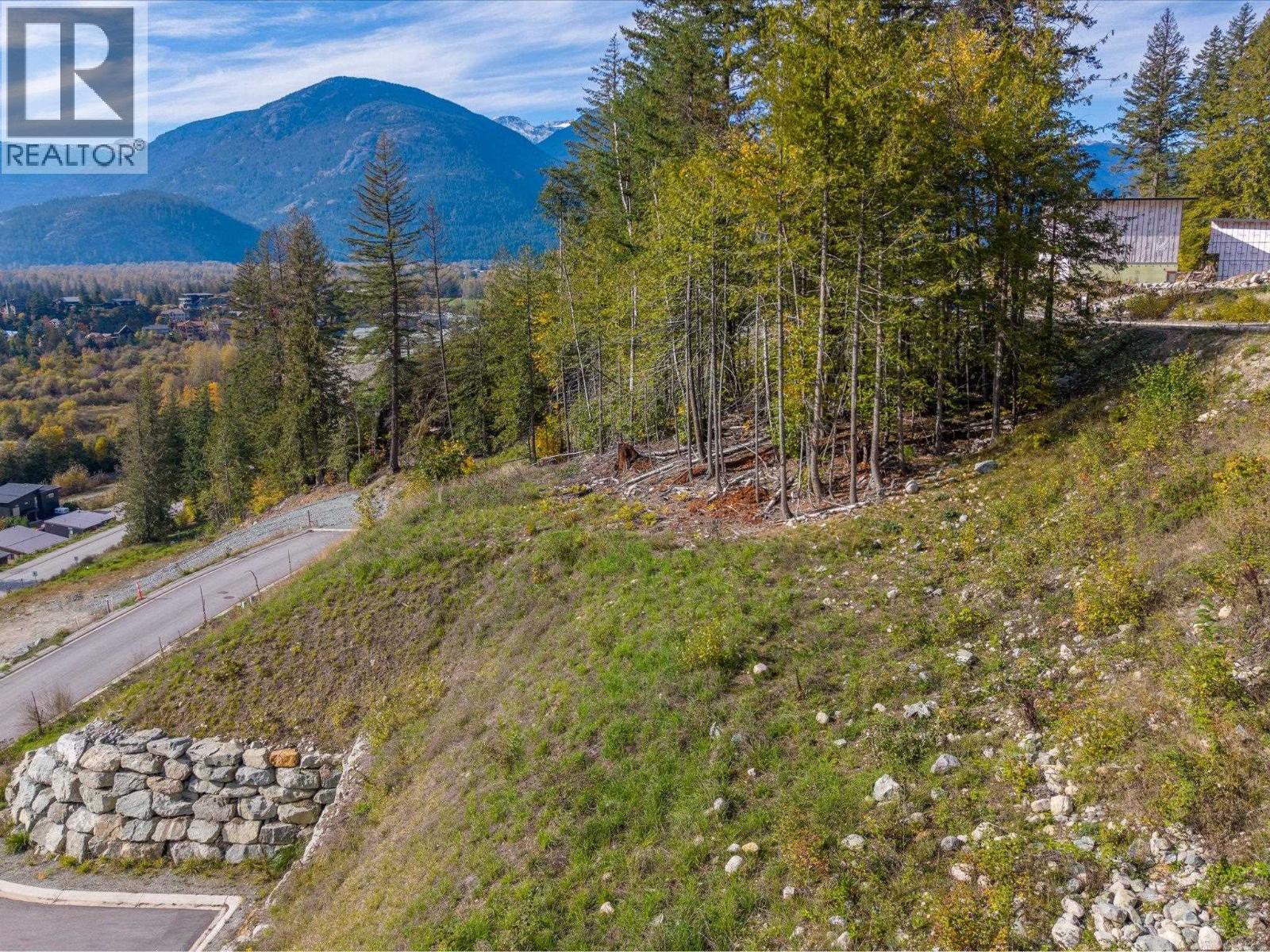8204 Merlot Peak Drive, Pemberton, British Columbia  V0N 2L3 - Photo 15 - R3050577