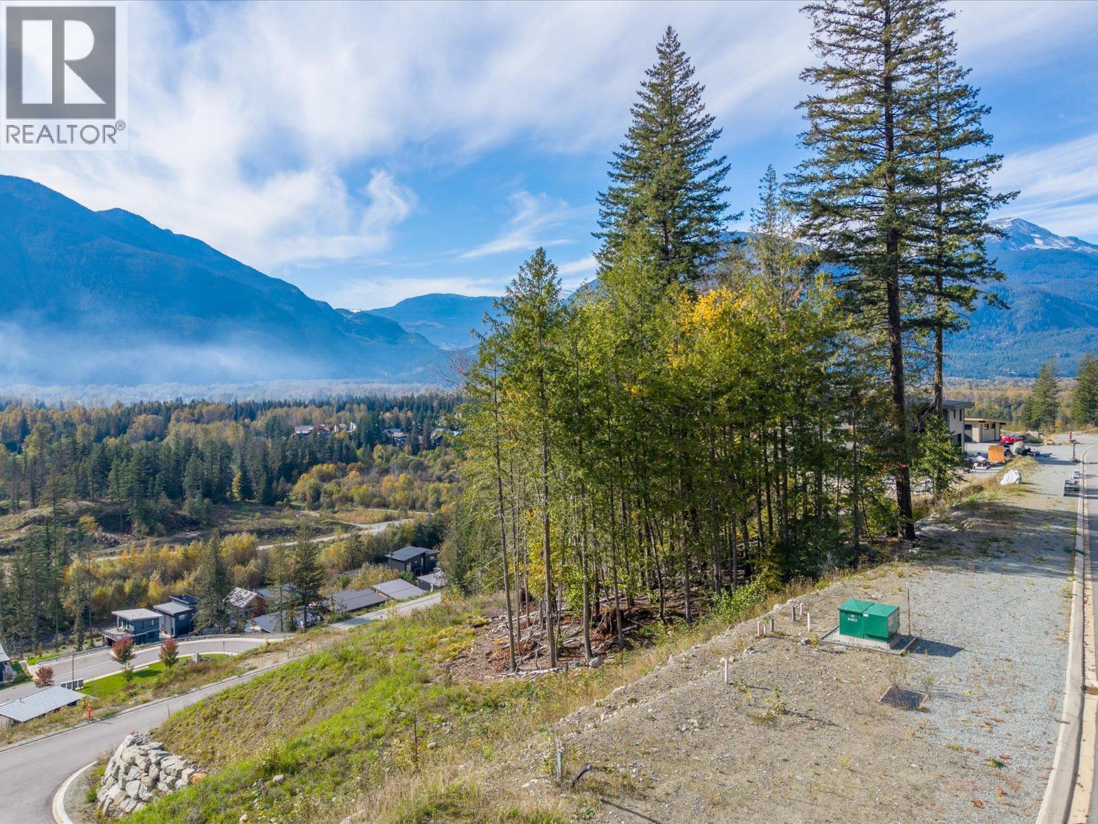 8204 Merlot Peak Drive, Pemberton, British Columbia  V0N 2L3 - Photo 12 - R3050577