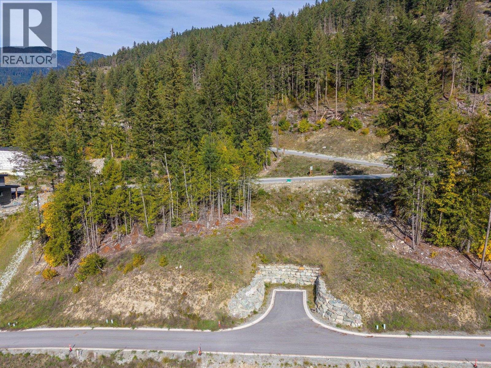 8204 Merlot Peak Drive, Pemberton, British Columbia  V0N 2L3 - Photo 7 - R3050577