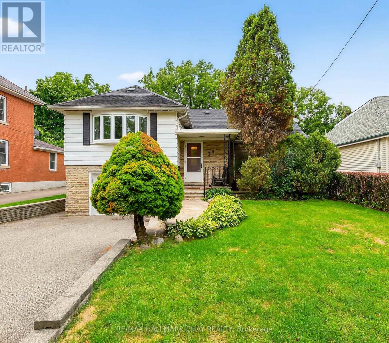 33 MILL STREET S, Brampton, Ontario