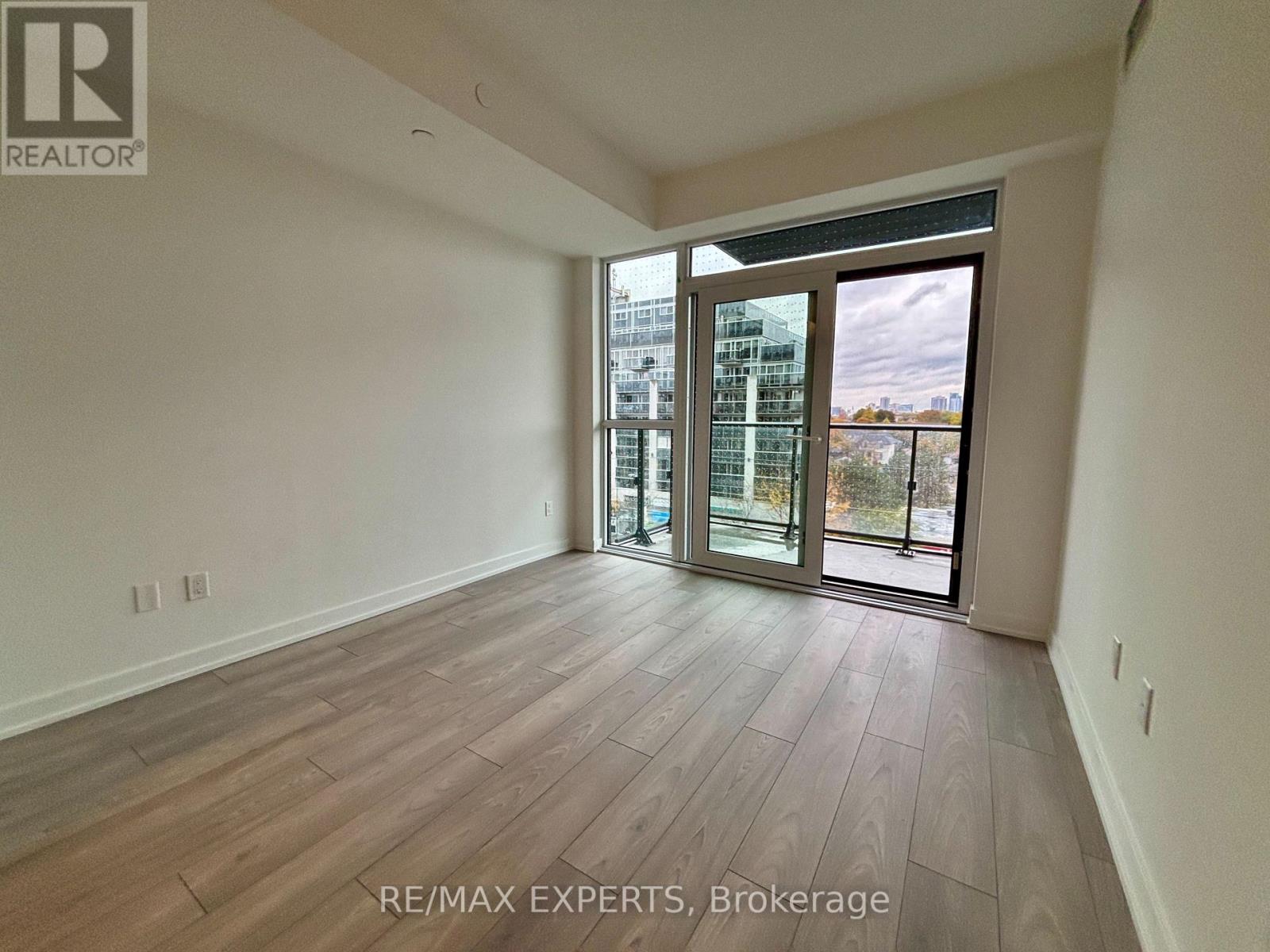 404 - 1007 The Queensway, Toronto, Ontario  M8Z 0H4 - Photo 5 - W12499032