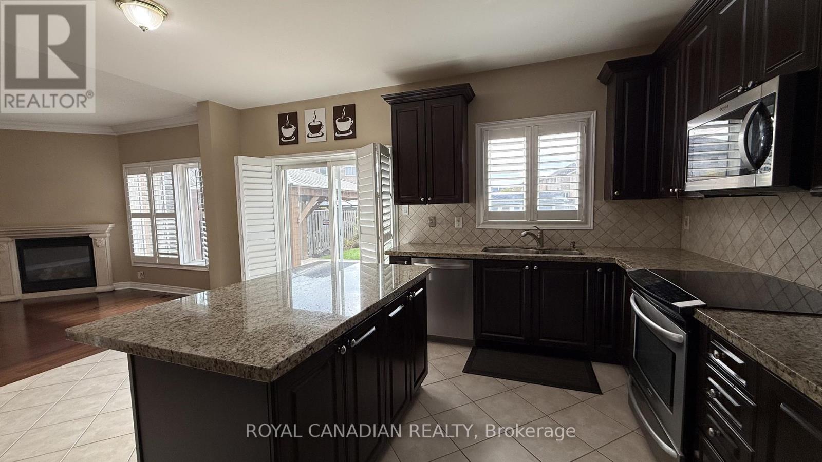 382 Sunny Meadow Boulevard, Brampton, Ontario  L6R 0N9 - Photo 18 - W12505394