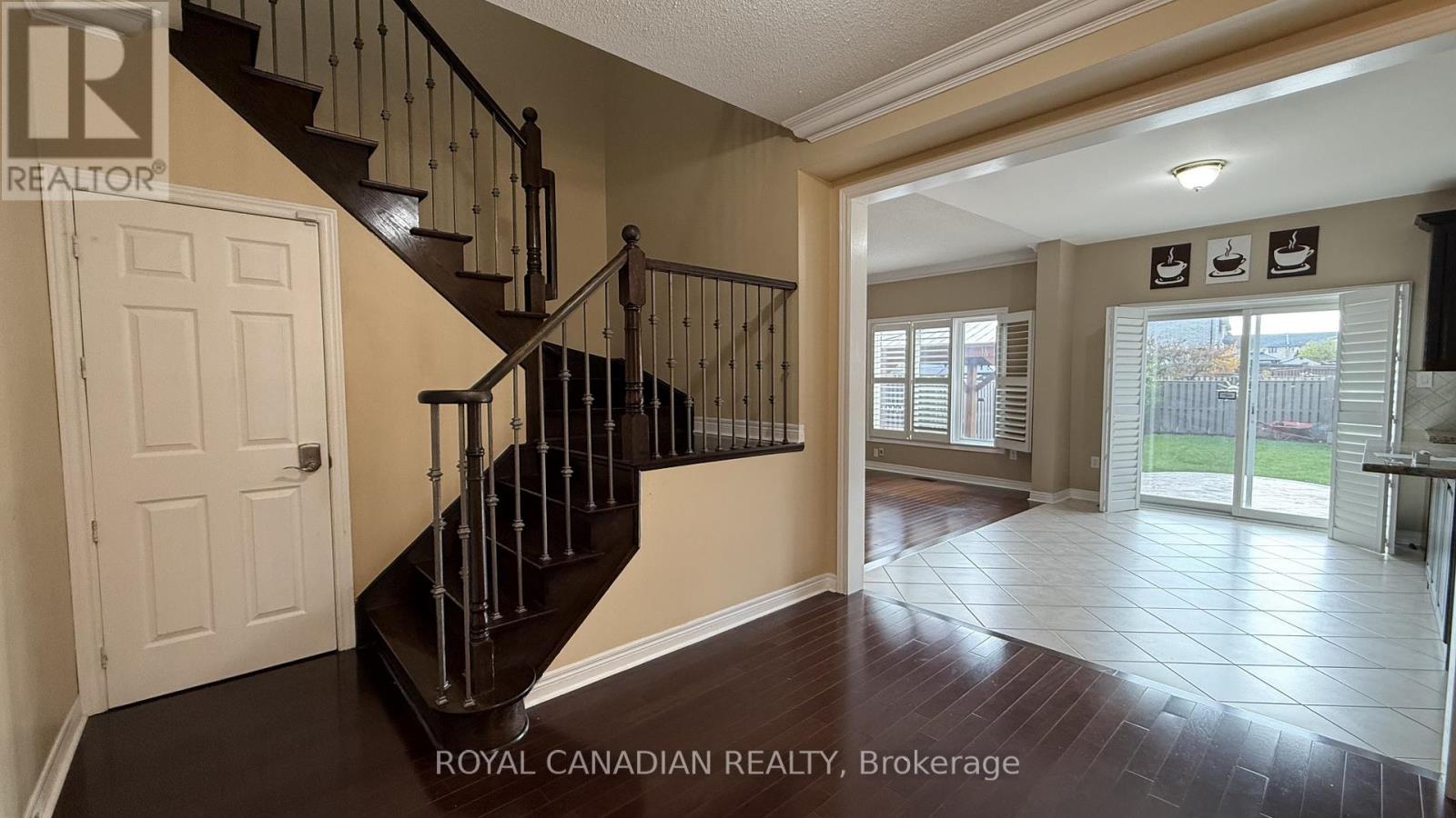 382 Sunny Meadow Boulevard, Brampton, Ontario  L6R 0N9 - Photo 7 - W12505394