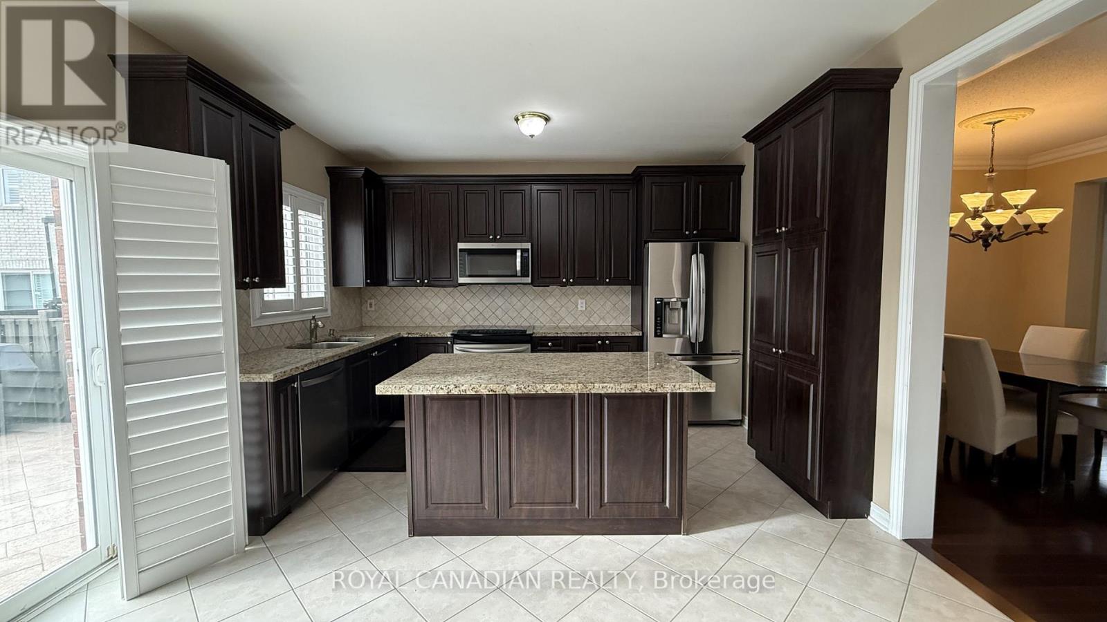 382 Sunny Meadow Boulevard, Brampton, Ontario  L6R 0N9 - Photo 19 - W12505394