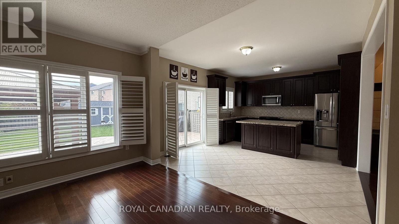 382 Sunny Meadow Boulevard, Brampton, Ontario  L6R 0N9 - Photo 15 - W12505394