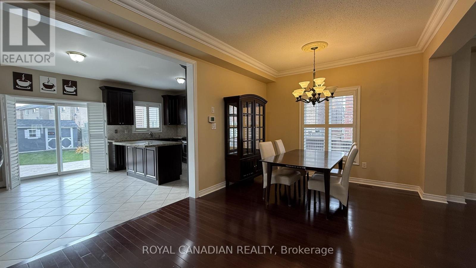 382 Sunny Meadow Boulevard, Brampton, Ontario  L6R 0N9 - Photo 8 - W12505394