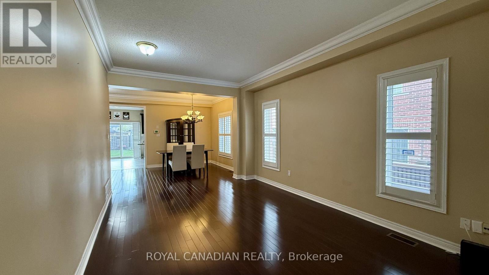 382 Sunny Meadow Boulevard, Brampton, Ontario  L6R 0N9 - Photo 5 - W12505394