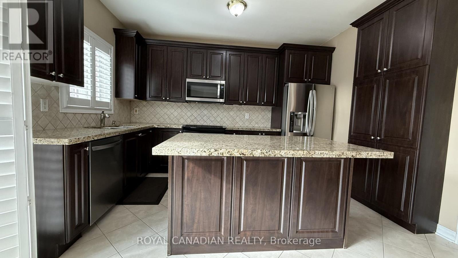 382 Sunny Meadow Boulevard, Brampton, Ontario  L6R 0N9 - Photo 12 - W12505394