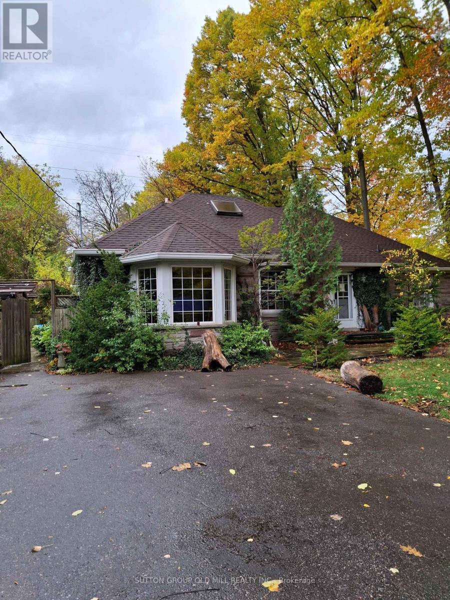 60 HARBORN ROAD, Mississauga, Ontario