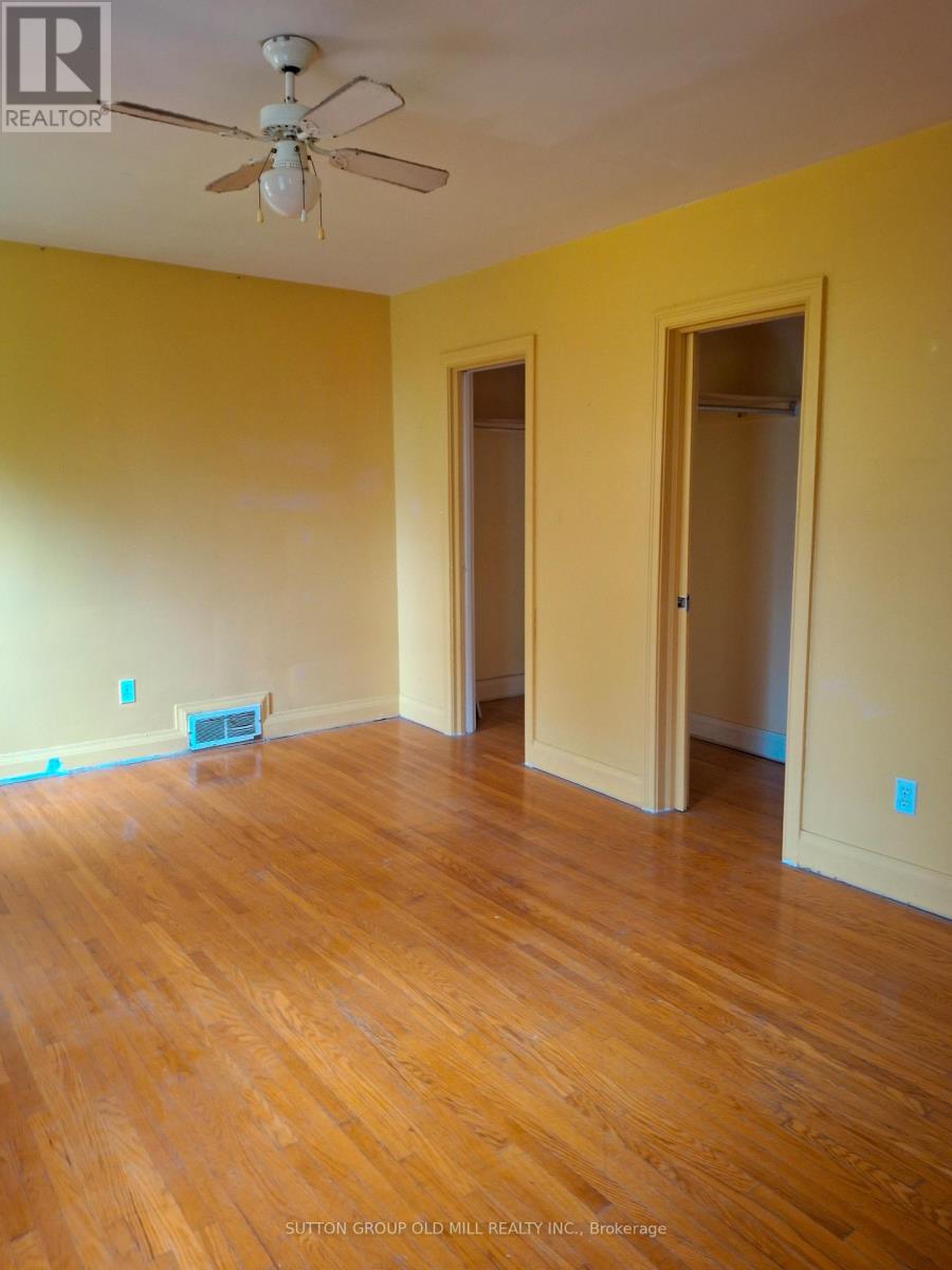 60 Harborn Road, Mississauga, Ontario  L5B 1A4 - Photo 8 - W12505464