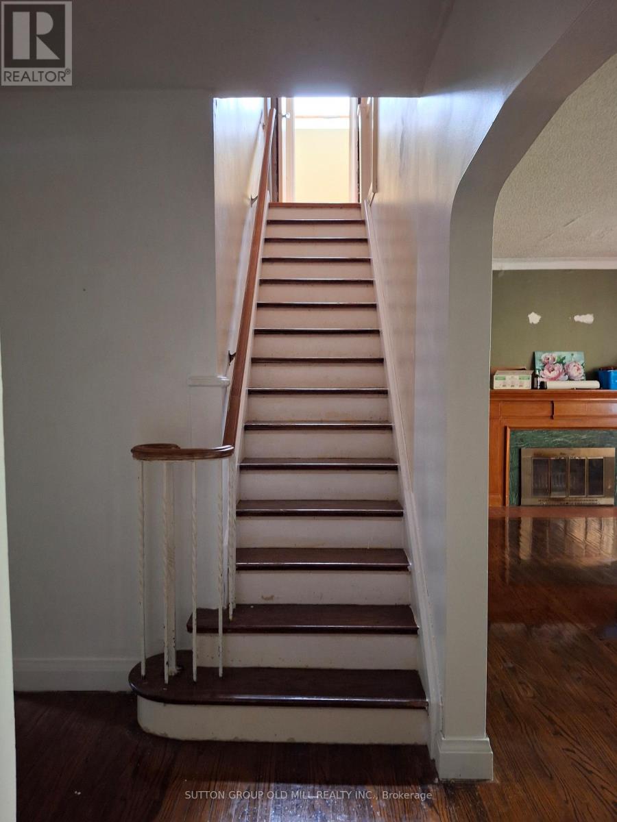 60 Harborn Road, Mississauga, Ontario  L5B 1A4 - Photo 9 - W12505464