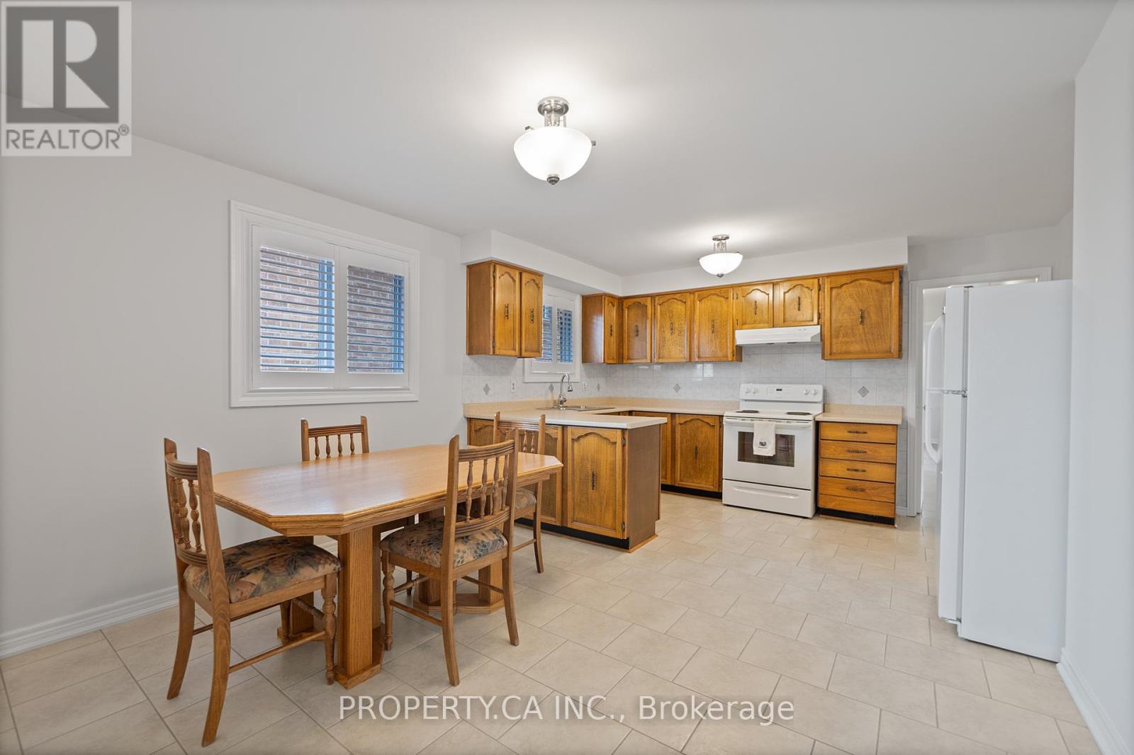 28 Clubhouse Court, Toronto, Ontario  M3L 2K5 - Photo 13 - W12505480