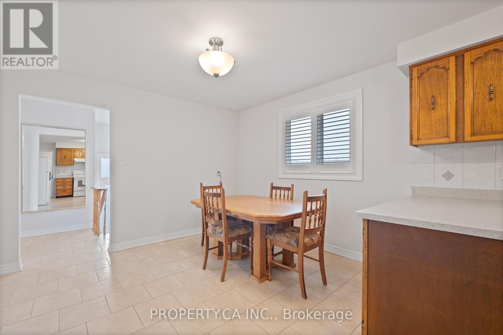 28 Clubhouse Court, Toronto, Ontario  M3L 2K5 - Photo 14 - W12505480