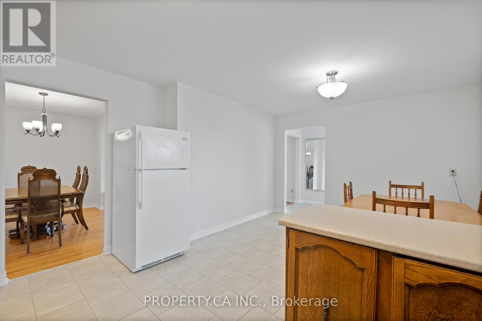 28 Clubhouse Court, Toronto, Ontario  M3L 2K5 - Photo 18 - W12505480