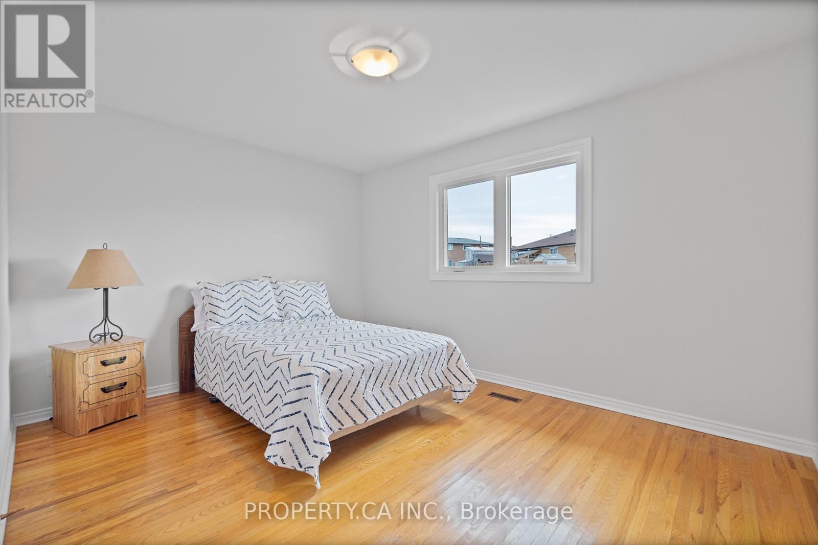 28 Clubhouse Court, Toronto, Ontario  M3L 2K5 - Photo 20 - W12505480