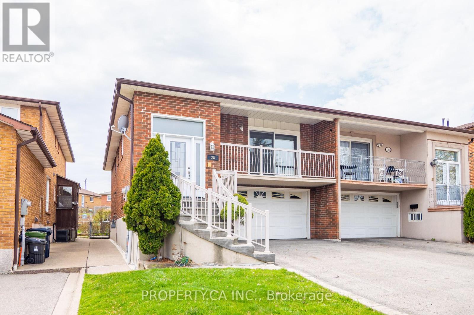 28 Clubhouse Court, Toronto, Ontario  M3L 2K5 - Photo 3 - W12505480