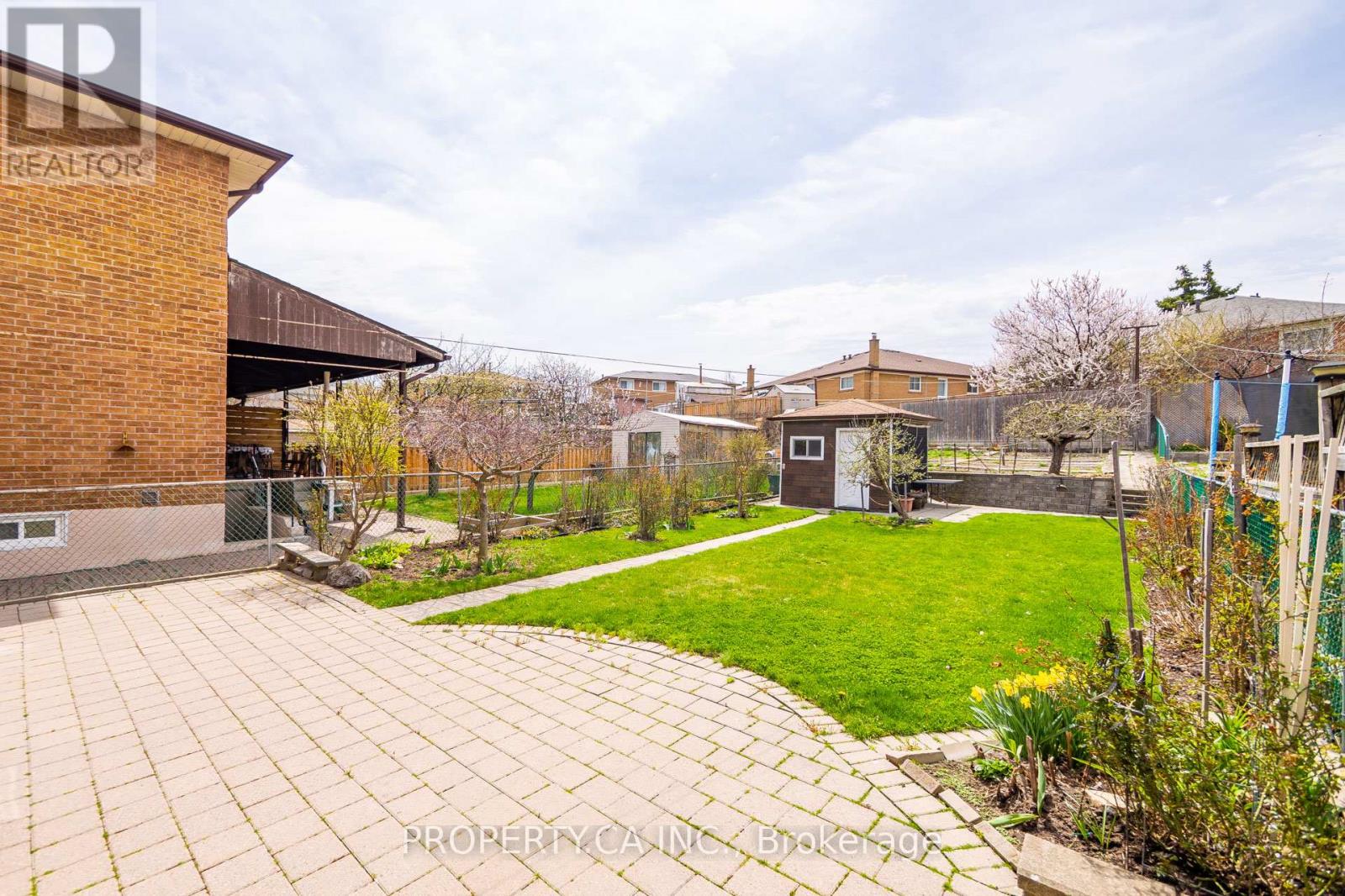 28 Clubhouse Court, Toronto, Ontario  M3L 2K5 - Photo 32 - W12505480