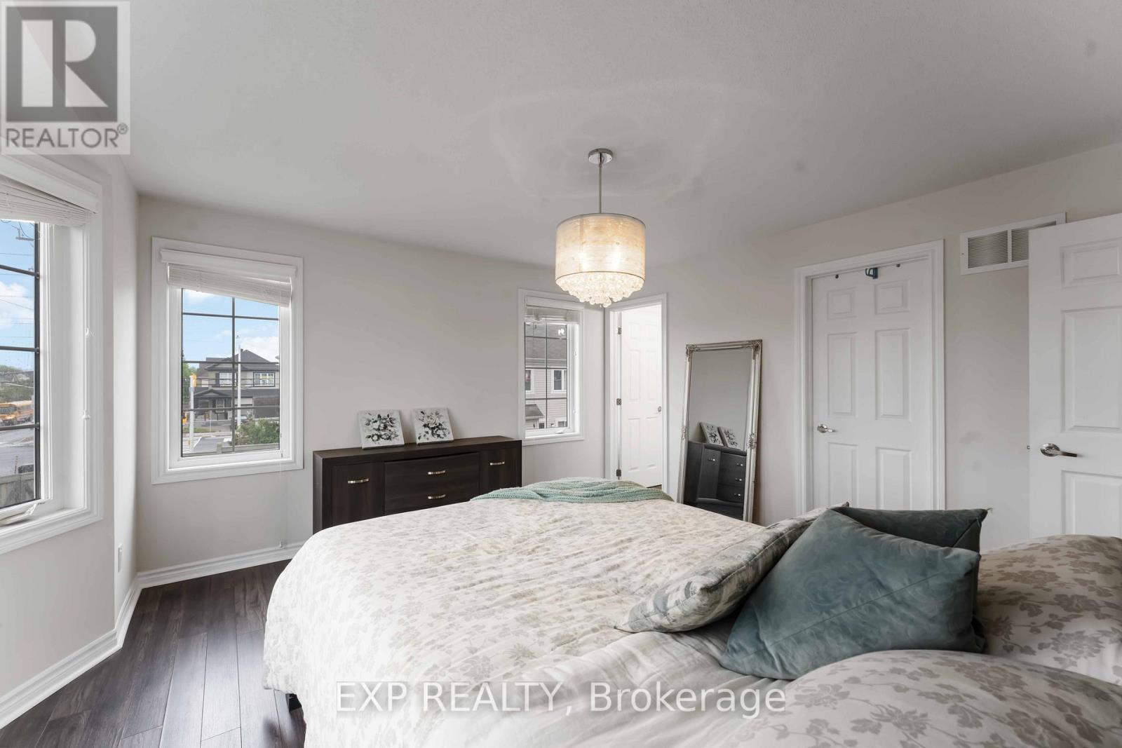 226 Par-La-Ville Circle, Ottawa, Ontario  K2S 0T6 - Photo 18 - X12505490