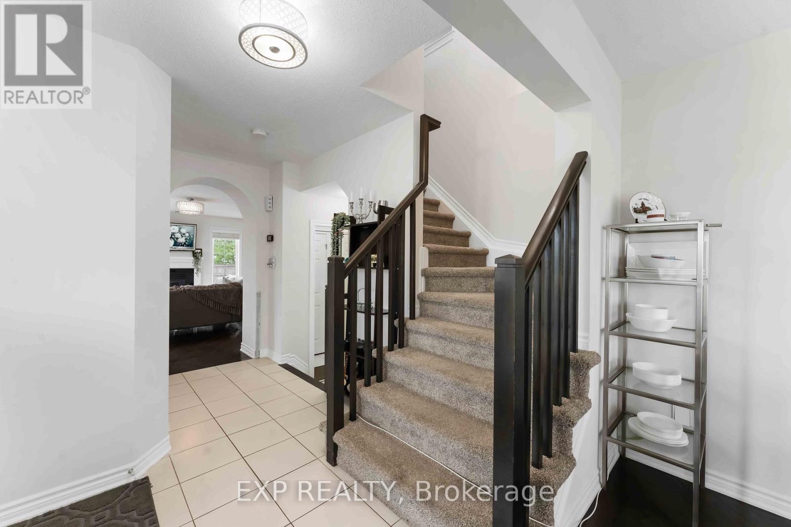 226 Par-La-Ville Circle, Ottawa, Ontario  K2S 0T6 - Photo 4 - X12505490