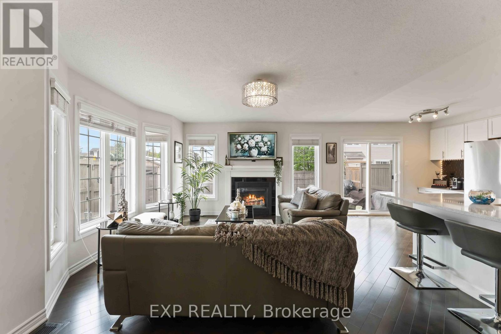 226 Par-La-Ville Circle, Ottawa, Ontario  K2S 0T6 - Photo 6 - X12505490