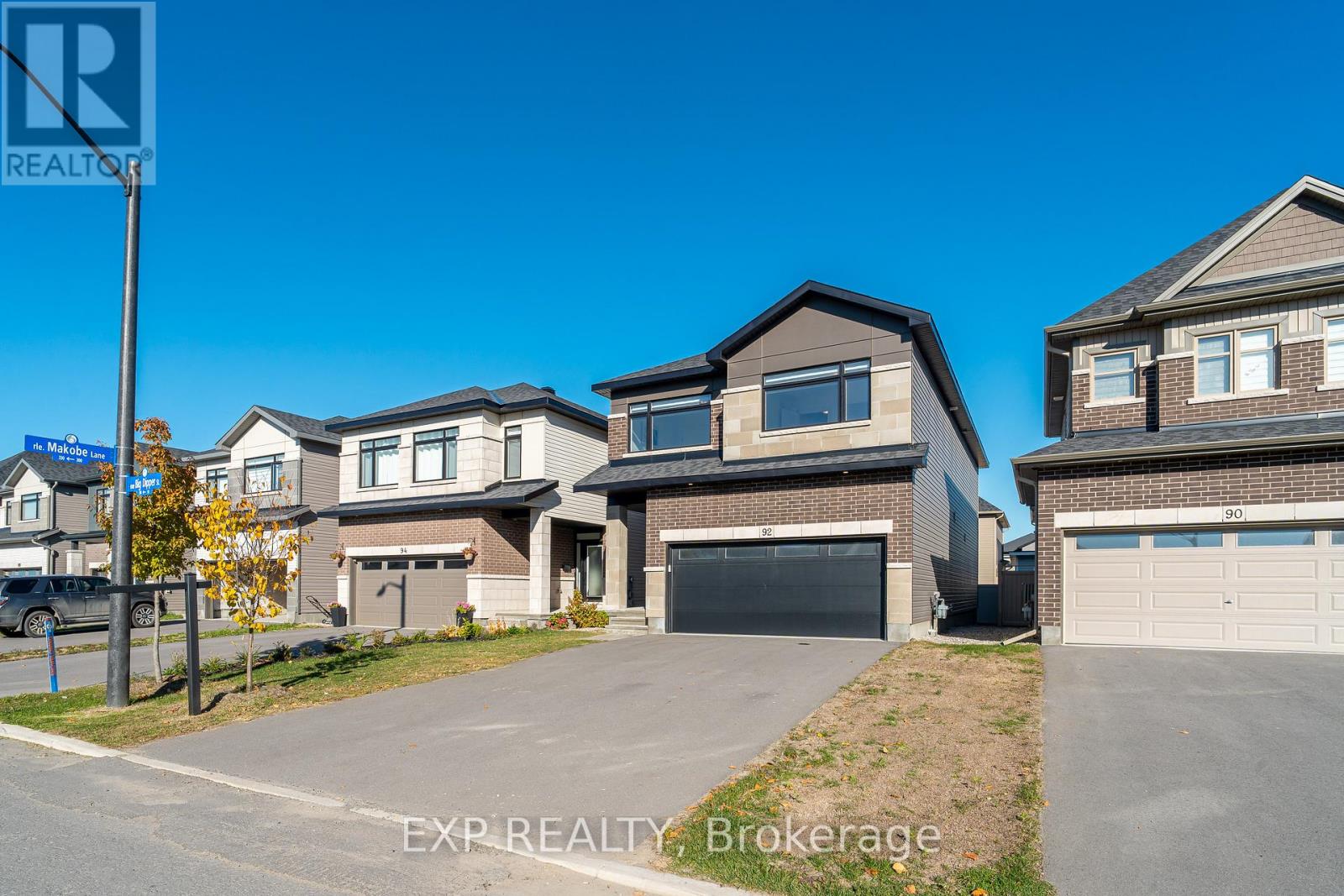 92 Big Dipper Street, Ottawa, Ontario  K4M 0L9 - Photo 2 - X12505542