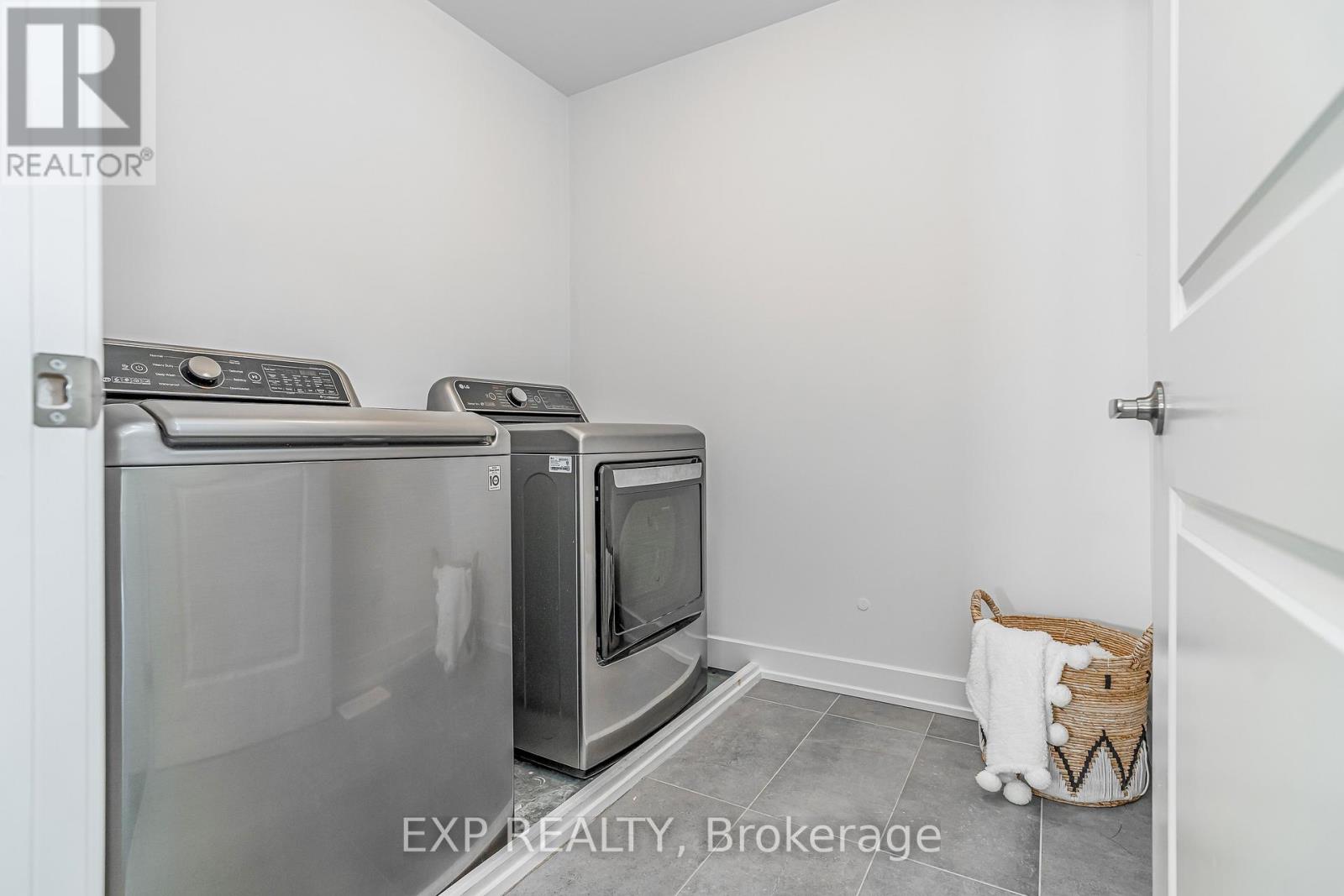 92 Big Dipper Street, Ottawa, Ontario  K4M 0L9 - Photo 22 - X12505542