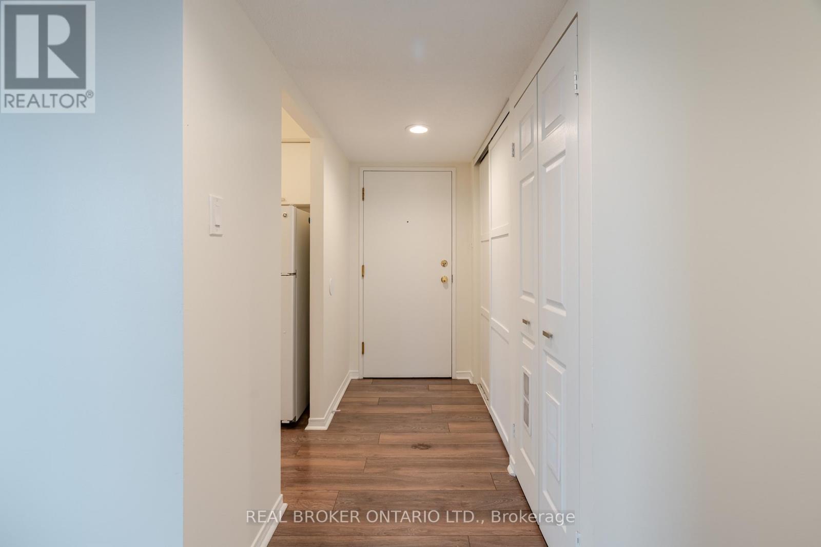 906 - 199 Kent Street, Ottawa, Ontario  K2P 2K8 - Photo 4 - X12505550