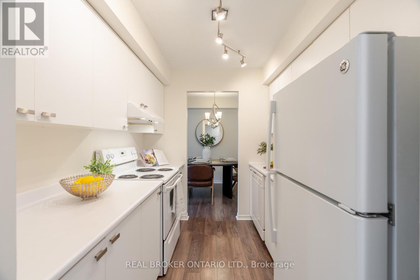 906 - 199 Kent Street, Ottawa, Ontario  K2P 2K8 - Photo 7 - X12505550