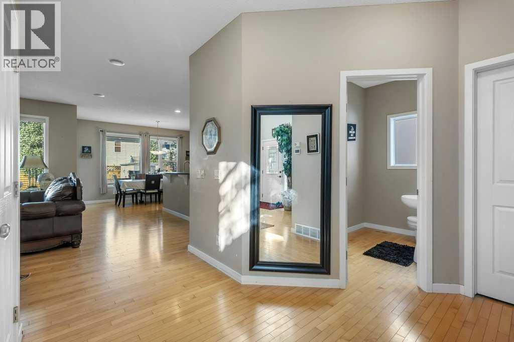 119 Valley Stream Circle Nw, Calgary, Alberta  T3B 5W2 - Photo 6 - A2259449