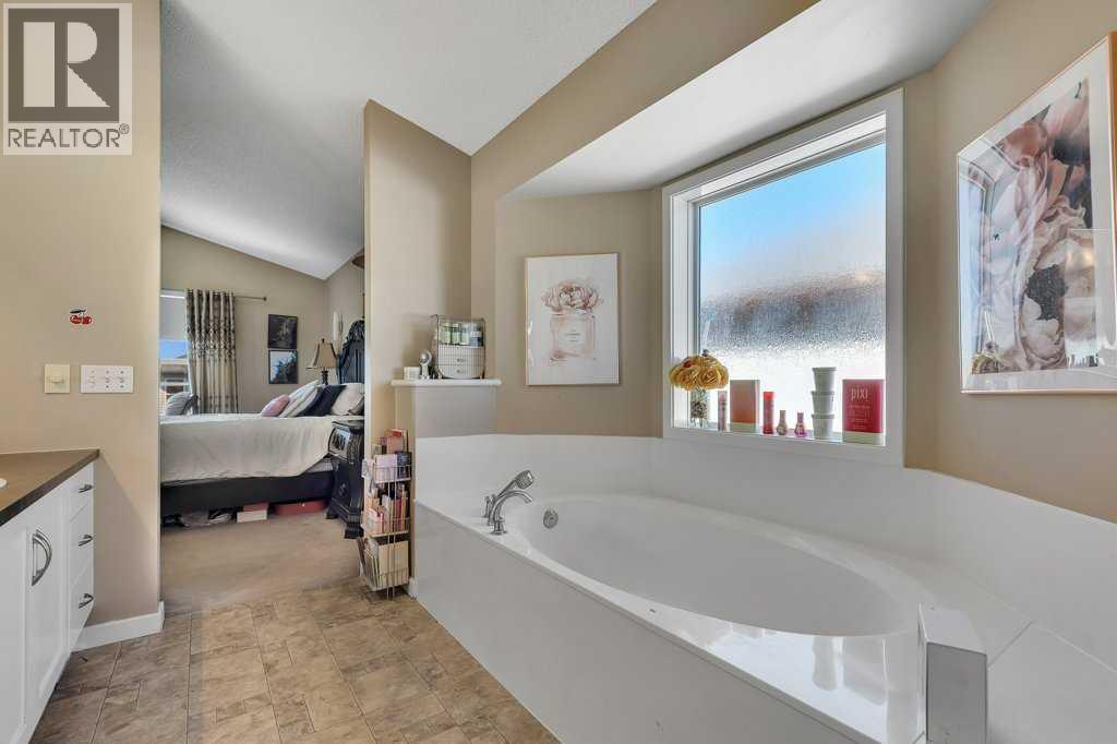 119 Valley Stream Circle Nw, Calgary, Alberta  T3B 5W2 - Photo 31 - A2259449