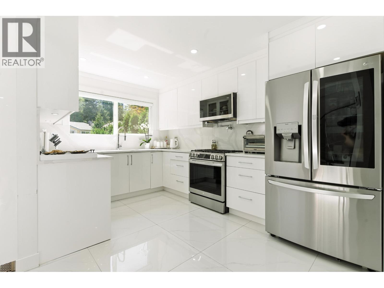 1221 Halifax Avenue, Port Coquitlam, British Columbia  V3B 7J5 - Photo 11 - R3058758