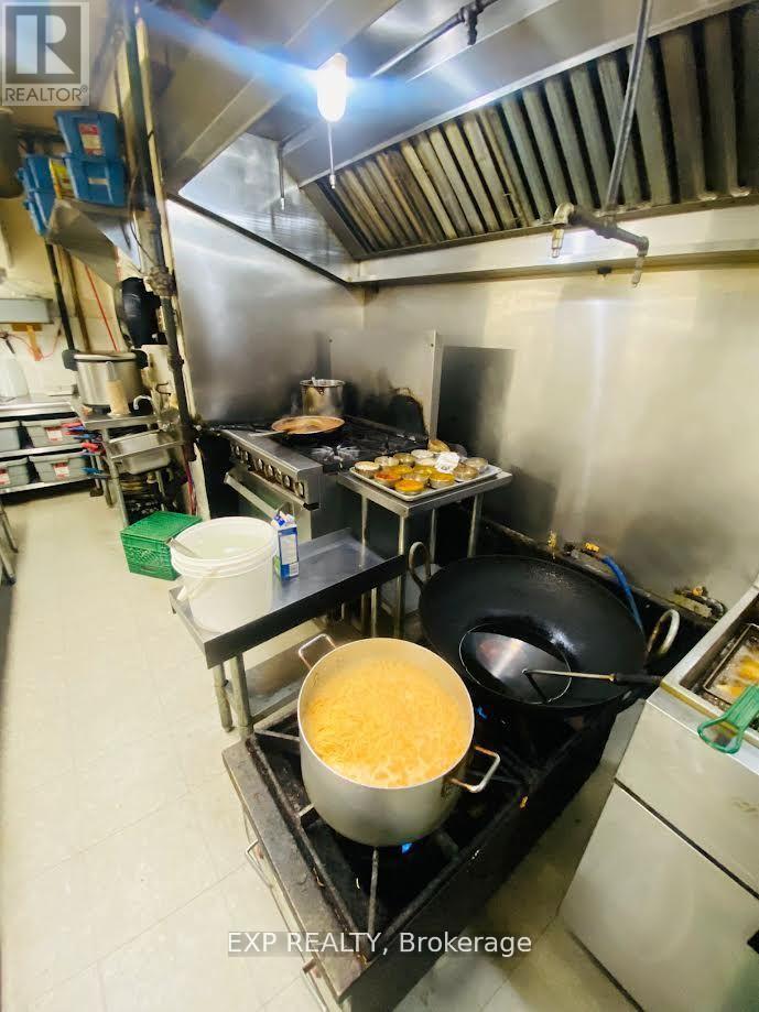 606 Bloor Street W, Toronto, Ontario  M6G 1K4 - Photo 13 - C12505334