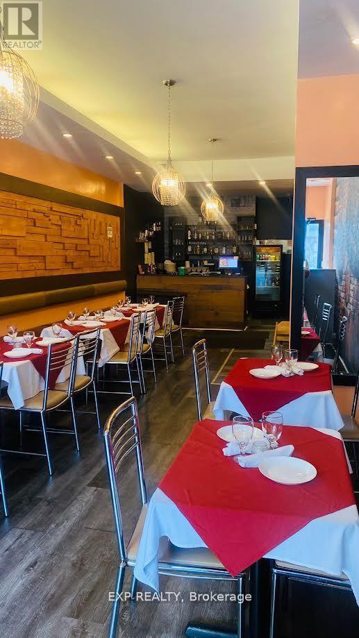 606 Bloor Street W, Toronto, Ontario  M6G 1K4 - Photo 8 - C12505334