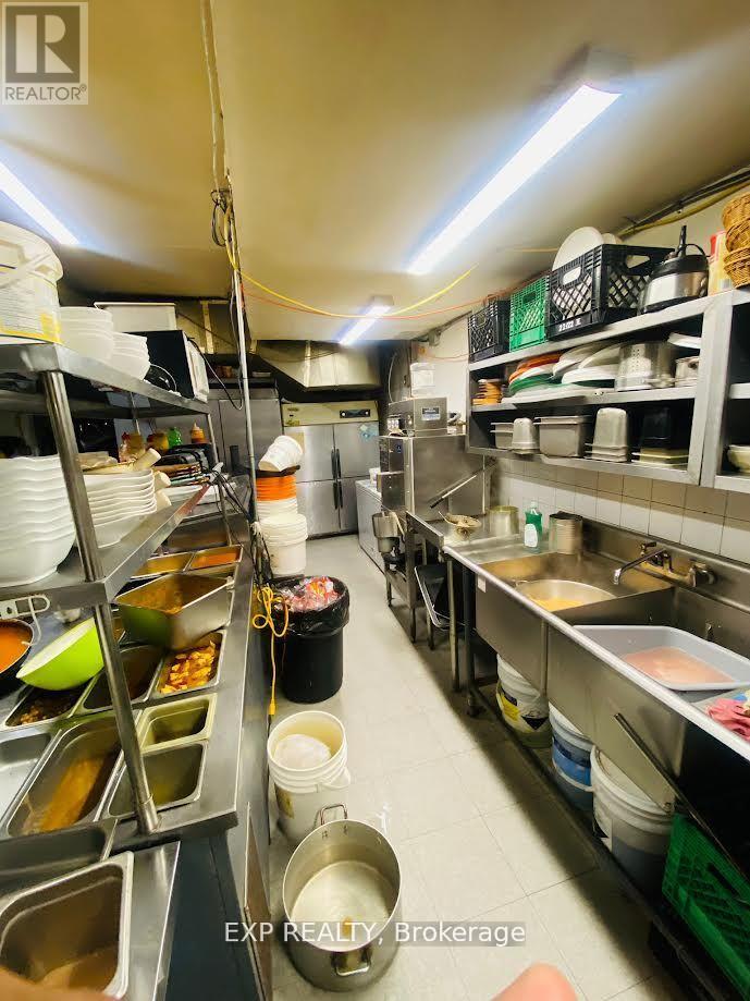 606 Bloor Street W, Toronto, Ontario  M6G 1K4 - Photo 10 - C12505334