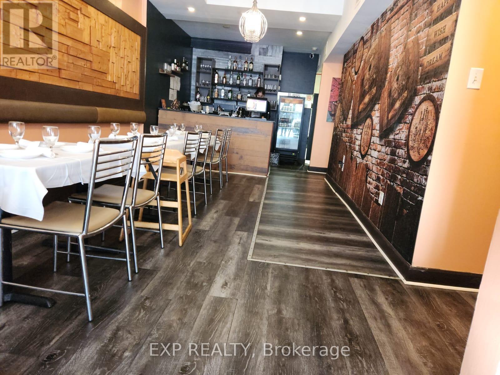 606 Bloor Street W, Toronto, Ontario  M6G 1K4 - Photo 2 - C12505334