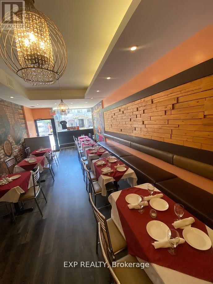 606 Bloor Street W, Toronto, Ontario  M6G 1K4 - Photo 3 - C12505334