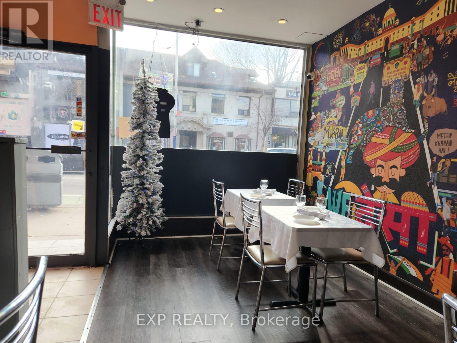 606 Bloor Street W, Toronto, Ontario  M6G 1K4 - Photo 1 - C12505334