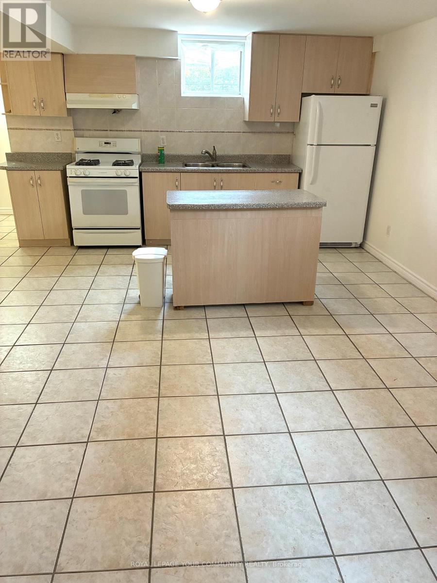 37 Depeuter Crescent, Bradford West Gwillimbury, Ontario  L3Z 3B3 - Photo 2 - N12457304