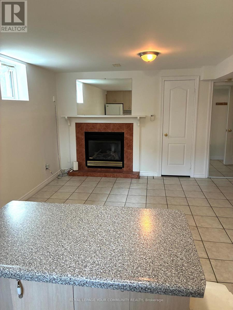 37 Depeuter Crescent, Bradford West Gwillimbury, Ontario  L3Z 3B3 - Photo 6 - N12457304