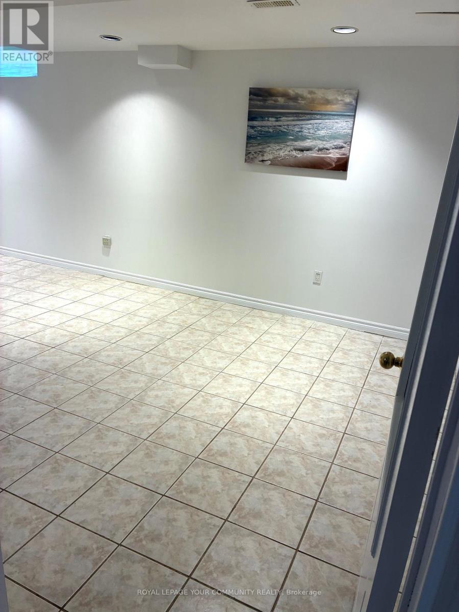 37 Depeuter Crescent, Bradford West Gwillimbury, Ontario  L3Z 3B3 - Photo 9 - N12457304