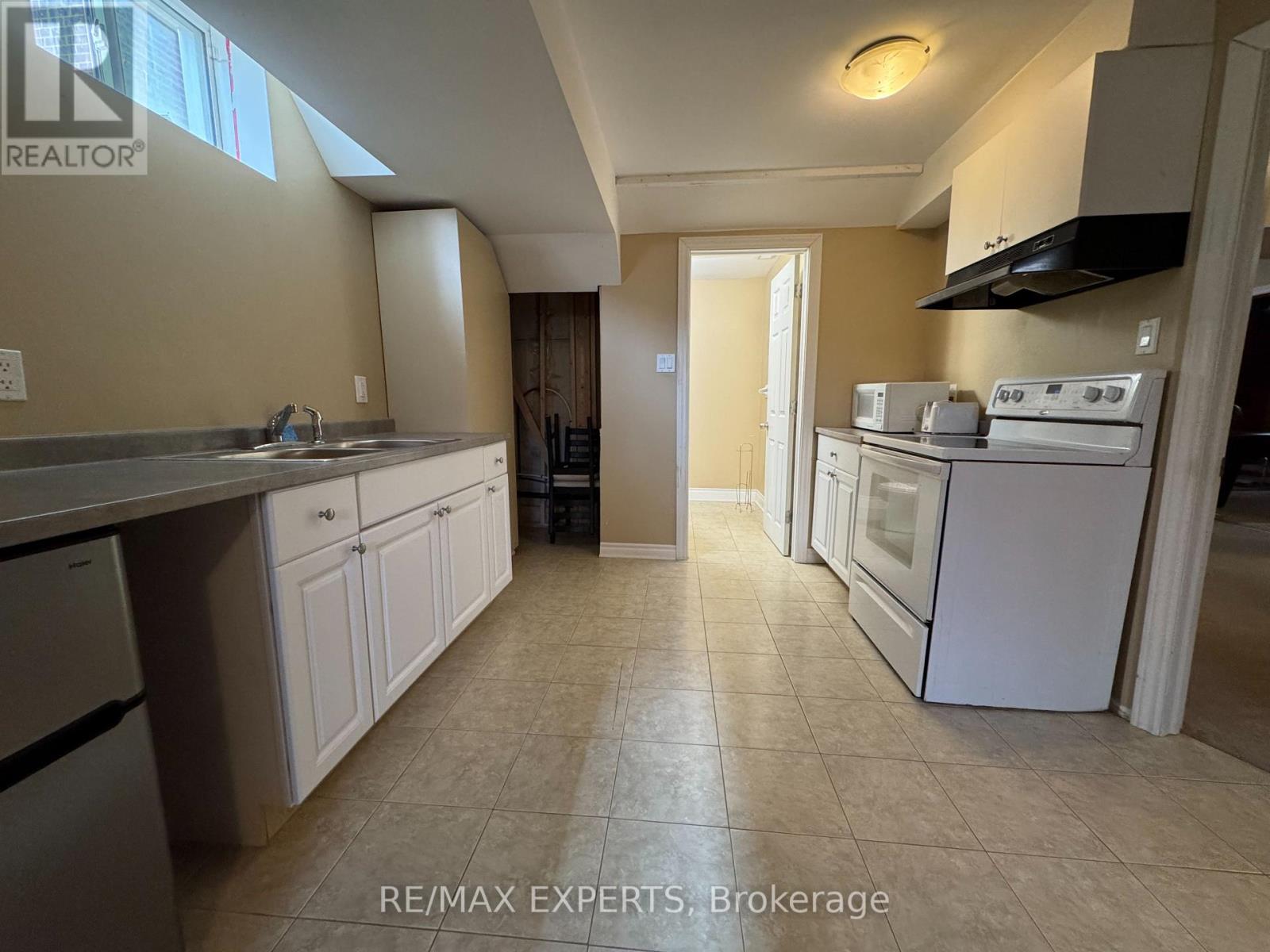 Bsmt - 11 Jewelville Street, Brampton, Ontario  L6X 2Y7 - Photo 7 - W12505310